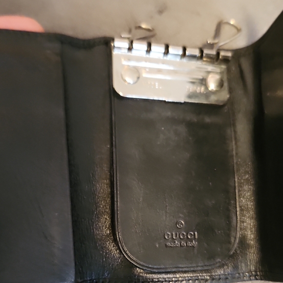 Gucci Black Leather Key Holder with Silver Detail *4 KEY HOLDERS ARE MISSING* - Picture 3 of 6